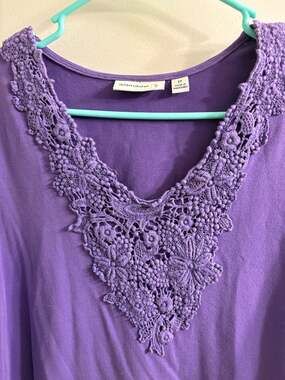 Susan Graver Plus Size 2X Purple V-Neck Lace Medallion Knit Top